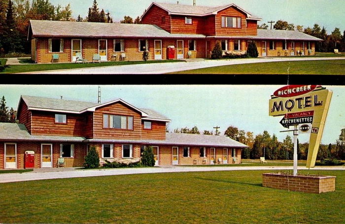 Les Cheneaux Motel (Richcreek Motel) - Vintage Postcard